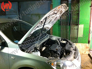 Упор капота Kia Ceed (2007-2010)